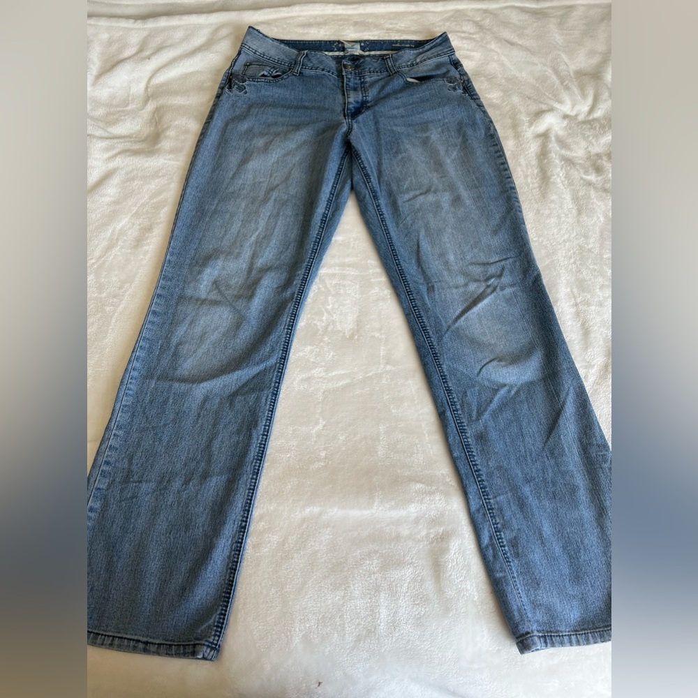 Floral Embroidered Mid-Wash Straight Leg Jeans